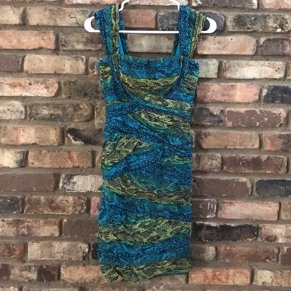 BCBGMAXAZRIA Snake-print Cocktail Dress 👗